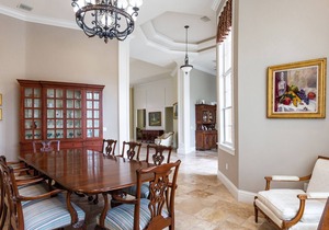 1 bed / shared bath Suite in Luxurious Mansion in Naples, FL - Fully furnished with amenities.