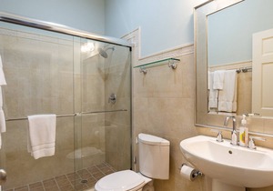 1 bed / shared bath Suite 08A in Naples, FL Bed & Breakfast. Fully furnished with amenities.