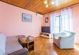 1 Bedroom Awesome Apartment In Dinjiska