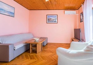 1 Bedroom Awesome Apartment In Dinjiska