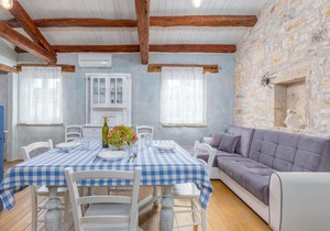 1 bedroom beautiful apartment in Zminj