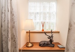 1 CHURCH COTTAGES, pet friendly, with open fire in Cloughton