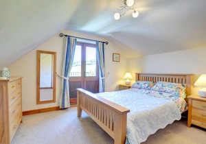 1 Derw Cottages - Four Bedroom House, Sleeps 8
