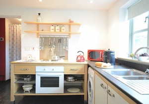 1 GRANGE COTTAGES, WESTLETON, pet friendly in Westleton