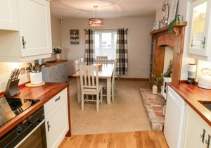 1 NORTH COTTAGE, with a garden in Wilsthorpe