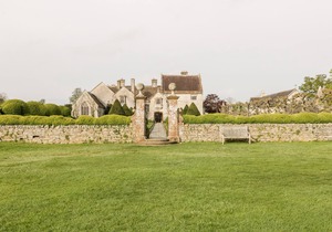 1 THE VAULTS, romantic in Glastonbury