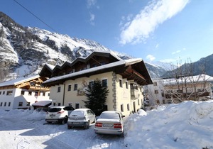100 m² Apartment ∙ 3 bedrooms ∙ 6 guests