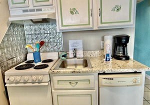 1103 Newly Renovated Condo in Myrtle Beach! HVAC UV SANITIZER Oceanfront, Close to everything! 1103