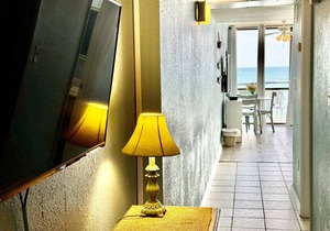 1103 Newly Renovated Condo in Myrtle Beach! HVAC UV SANITIZER Oceanfront, Close to everything! 1103