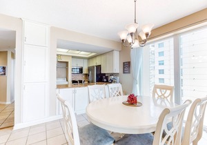 11th Floor Gulf Front Condo Great Amenities & Private Beach Access