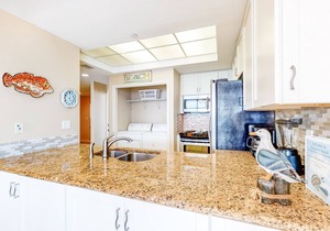 11th Floor Gulf Front Condo Great Amenities & Private Beach Access
