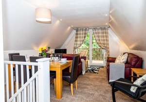 12 Valley Lodge