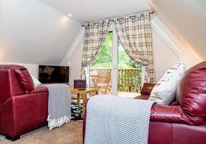 12 Valley Lodge