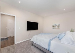 1344 soaring way NEW Cheerful 5 bedroom home in quiet suburban area