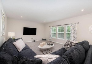 1344 soaring way NEW Cheerful 5 bedroom home in quiet suburban area