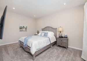 1344 soaring way NEW Cheerful 5 bedroom home in quiet suburban area