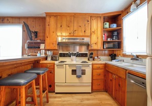 141 A 1st Street: 3 BR, 2 BA House in Avila Beach, Sleeps 6