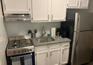 1631 2H · Adorable 2bed Apt/20min to NYC-Parking Avail .