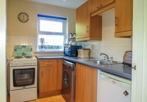 17 Britten Close - sleeps 2 guests in 1 bedroom