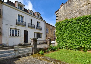 18th century character home with garden, in the heart of a historic village