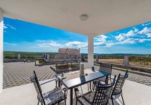 190 m² Villa ∙ 4 bedrooms ∙ 9 guests