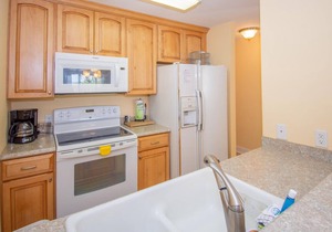 194 Beach Club Villa Beautiful Condo w/ Views of Marsh, Creek & Canal