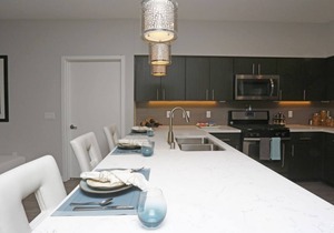 1BR Lux. Apartments Near Facebook Headquarters