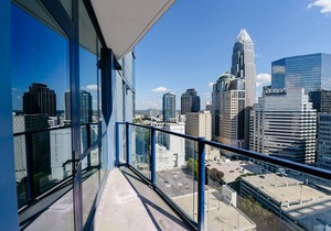 1BR Uptown Charlotte Furnished Apartments by RedAwning
