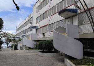 1E - Pe na Areia da Praia do Tombo, 3 Quartos, Ar Cond, 2 WC, 1 vaga e Roupas de Cama