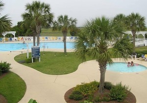 1st FLOOR CONDO, SLEEPS 2. PRIVATE WIFI. 50" SMART TV