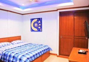 2 bed condo Baan Suan Lalana