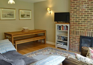 2 bedroom accommodation in St Margaret&rsquo;s-at-Cliffe