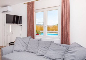 2 bedroom accommodation in Danilo