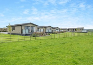 2 bedroom accommodation in Midsomer House, East Compton