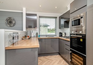 2 bedroom accommodation in Midsomer House, East Compton