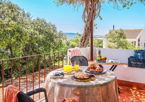 2 bedroom accommodation in Estepa