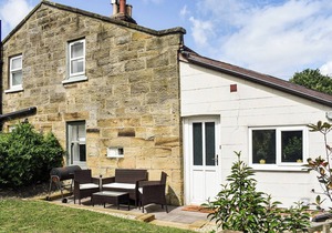 2 bedroom accommodation in Fylingthorpe