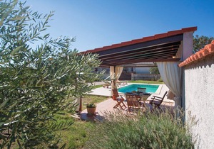 2 bedroom accommodation in Cukrici