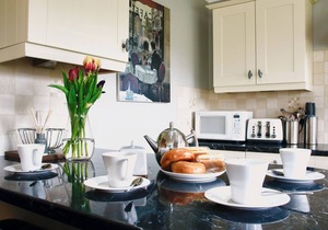 2 bedroom accommodation in Blacknest, near Alton