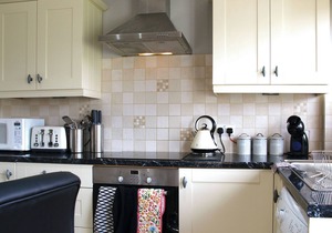 2 bedroom accommodation in Blacknest, near Alton