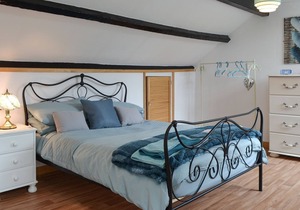 2 bedroom accommodation in Llanfachraeth, near Holyhead