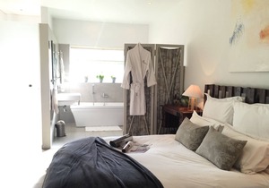 2 bedroom and 2 bathroom in the Center of Cape Town