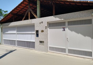 2 bedroom apartment, furnished, full kitchen, pool,