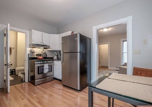 2 Bedroom Apartment Unit In Portland's Historic West End Neighborhood