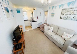 2 Bedroom Chalet SB11, Sandown Bay, Dog Friendly