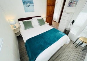 2 Bedroom Chalet SB11, Sandown Bay, Dog Friendly