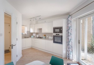 2 Bedroom City Centre Townhouse - with Parking