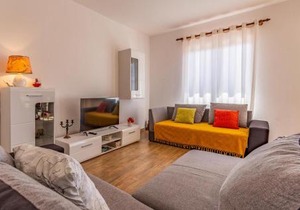 2 Bedroom Cozy Apartment In Labin