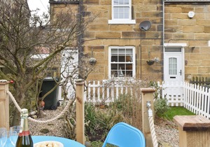 2 bedroom accommodation in Skinningrove, near Saltburn-by-the-Sea