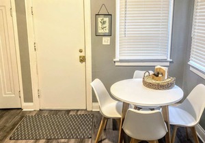 2 Bedroom Modern Apt | Bayview milwaukee